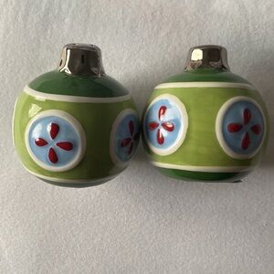 Christmas Ornament Bulb 🎄 Pepper and Salt shakers. 2003 Target Collation.